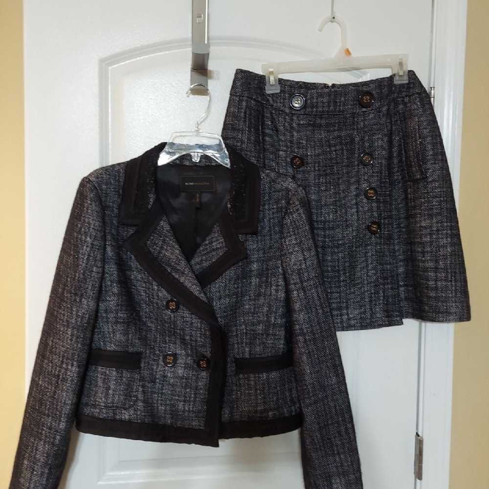 Like New BCBGMaxazria wool blend Lg/10 Tweed Blazer and Skirt Set